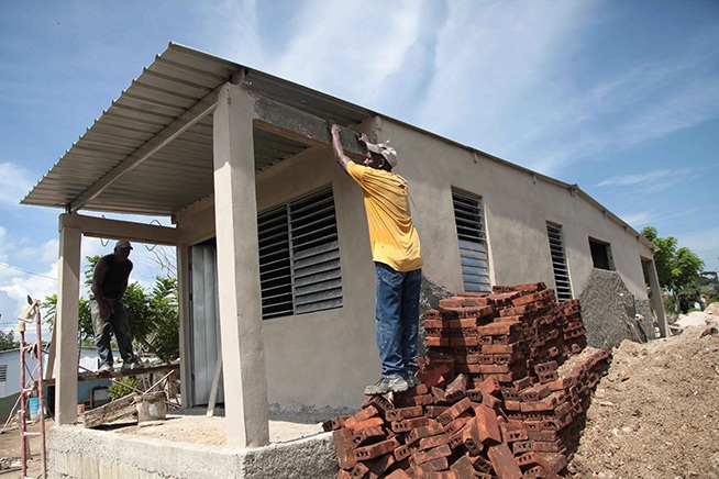 Insta primer ministro de Cuba a impulsar construcción de viviendas