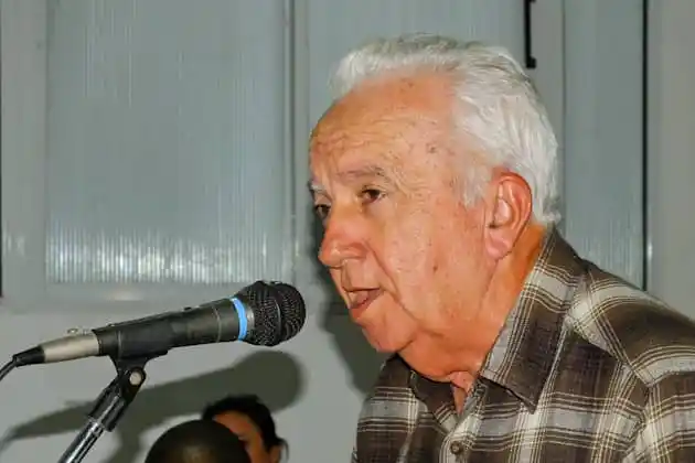 Machado González, el maestro y radialista que siempre regresa a CMHW