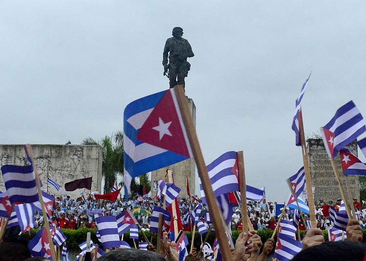 Lista la Plaza de la Revolución Comandante Ernesto Che Guevara, de Santa Clara para otra cita con la Patria este Primero de Mayo.