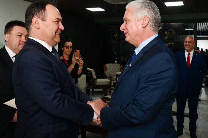 Recibe Presidente cubano a Primer Ministro de Belarús 