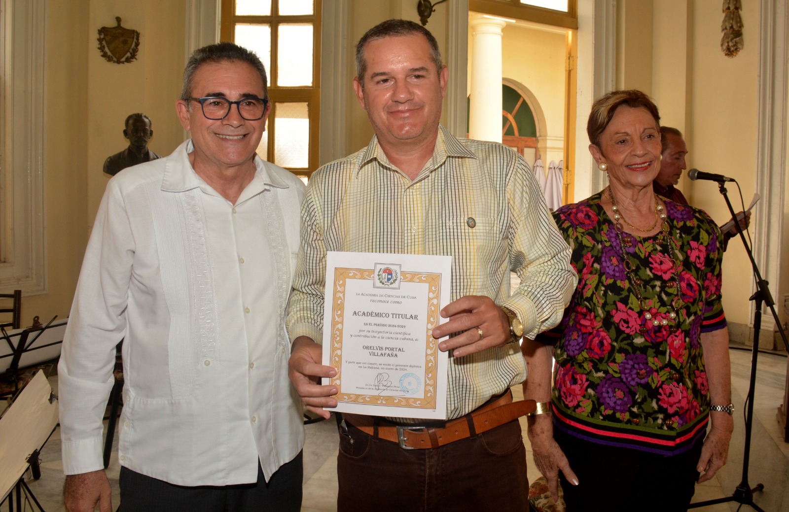 Entregan Premios Nacionales Academia de Ciencias de Cuba 2023 en Villa