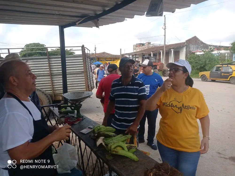 Participa Gobernadora villaclareña en feria agropecuaria de Placetas 