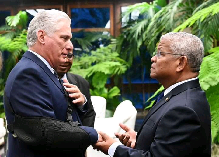Por cuarta ocasión, en un año, este miércoles se encontraron el Primer Secretario del Comité Central del Partido y Presidente de la República Miguel Díaz-Canel Bermúdez, y Wavel Ramkalawan, Presidente de la República de Seychelles, quien realiza una visita oficial a la mayor Isla del Caribe.