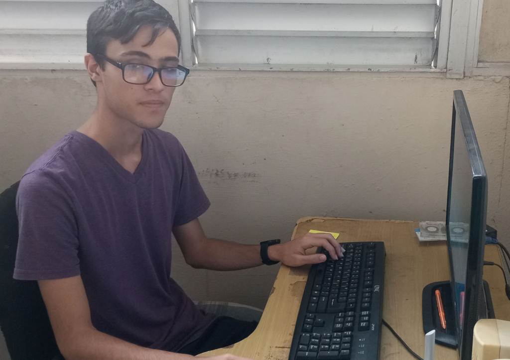 Estudiante villaclareño prevé mejorar medalla en Olimpiada de Informática