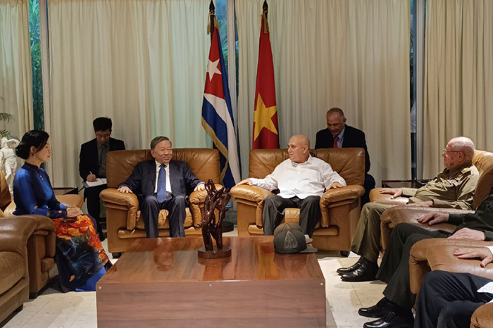 Llega a Cuba el presidente de Vietnam 
