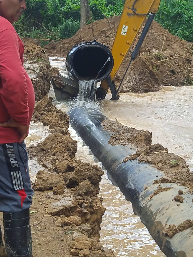 Laboran para restablecer principal sistema de abasto de agua a Santa Clara