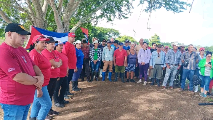 Asiste Osnay Miguel Colina al acto provincial de los agropecuarios en La Vitrina 