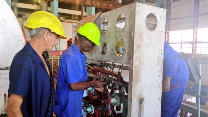 Díaz-Canel: No habrá descanso hasta restablecer totalmente el sistema electroenergético nacional