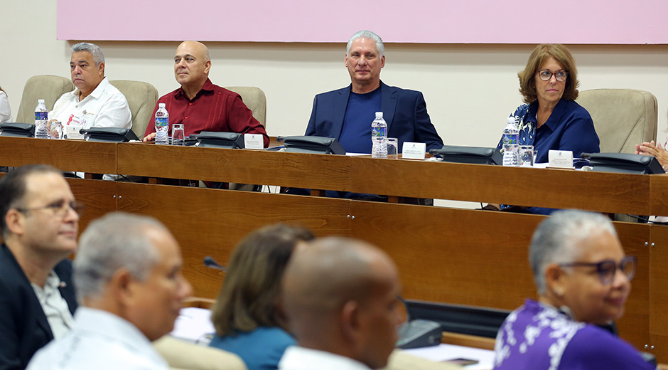 Asiste Díaz-Canel a clausura del X Congreso de la Unión de Escritores y Artistas de Cuba