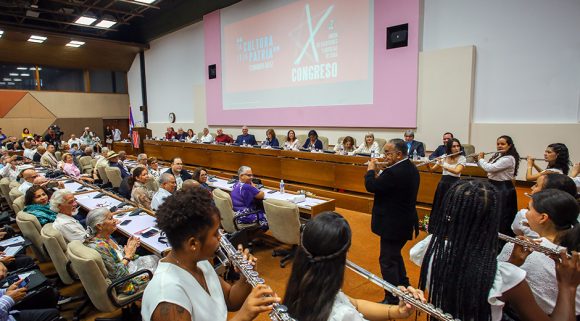 Asiste Díaz-Canel a clausura del X Congreso de la Unión de Escritores y Artistas de Cuba
