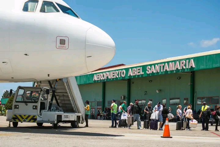 Suspenden operaciones y servicios en el Aeropuerto Internacional “Abel Santamaría”