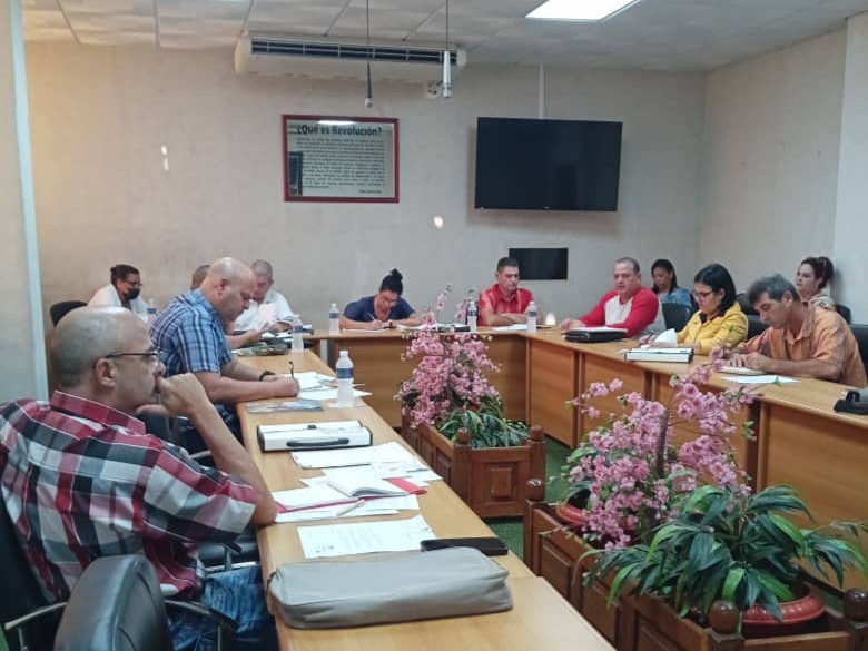 Chequea Buró Provincial del Partido en Villa Clara aseguramiento a la zafra 2024-2025