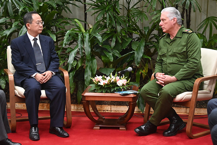 Dialogó Díaz-Canel con miembro de agencia de cooperación china