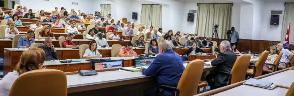 Educación cubana decidida a fortalecer la formación y superación en 2025