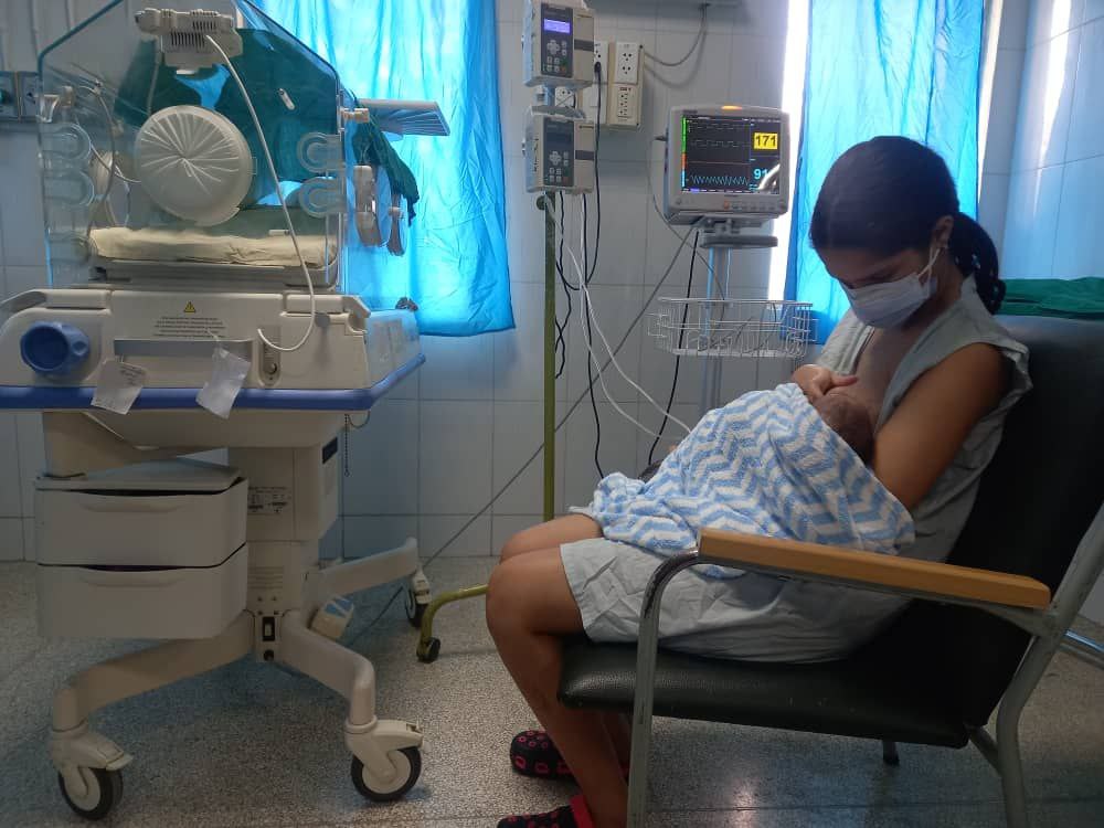 Con solo 31 horas de nacido, Carlos Manuel Fajardo Hernández llegó, procedente de la provincia de Cienfuegos, a la Unidad de Cuidados Intensivos Neonatales del Hospital Pediátrico José Luis Miranda de Villa Clara.