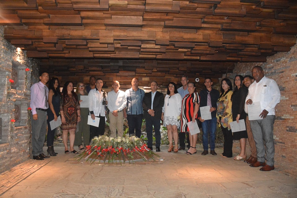 Egresan primeros especialistas en Administración Pública, Dirección y Gestión Empresarial de la Universidad Central