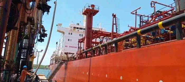 Comenzó por Oriente la descarga y distribución del gas licuado de petróleo