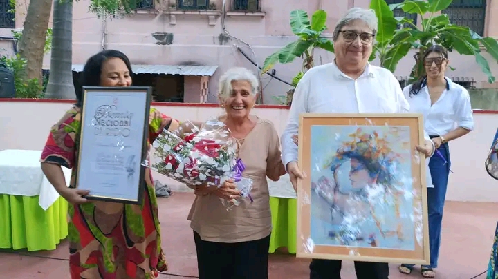 Entregan reconocimientos a realizadores cubanos en el Aniversario 103 de la Radio.