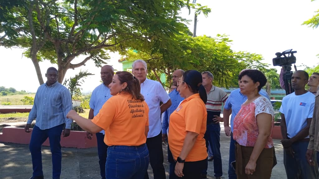 Presidente cubano visita Centro de Protección Social en Villa Clara