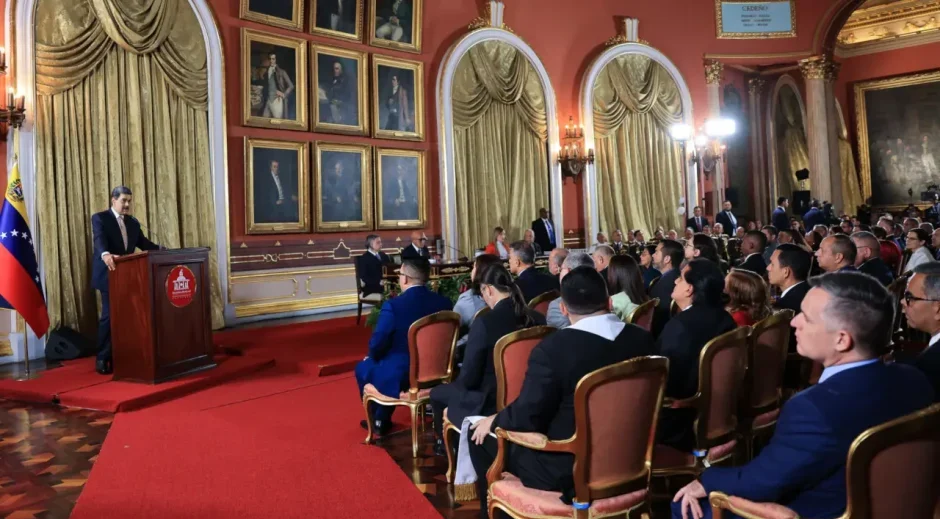 Maduro denuncia que EEUU pretende un zarpazo militar en Venezuela