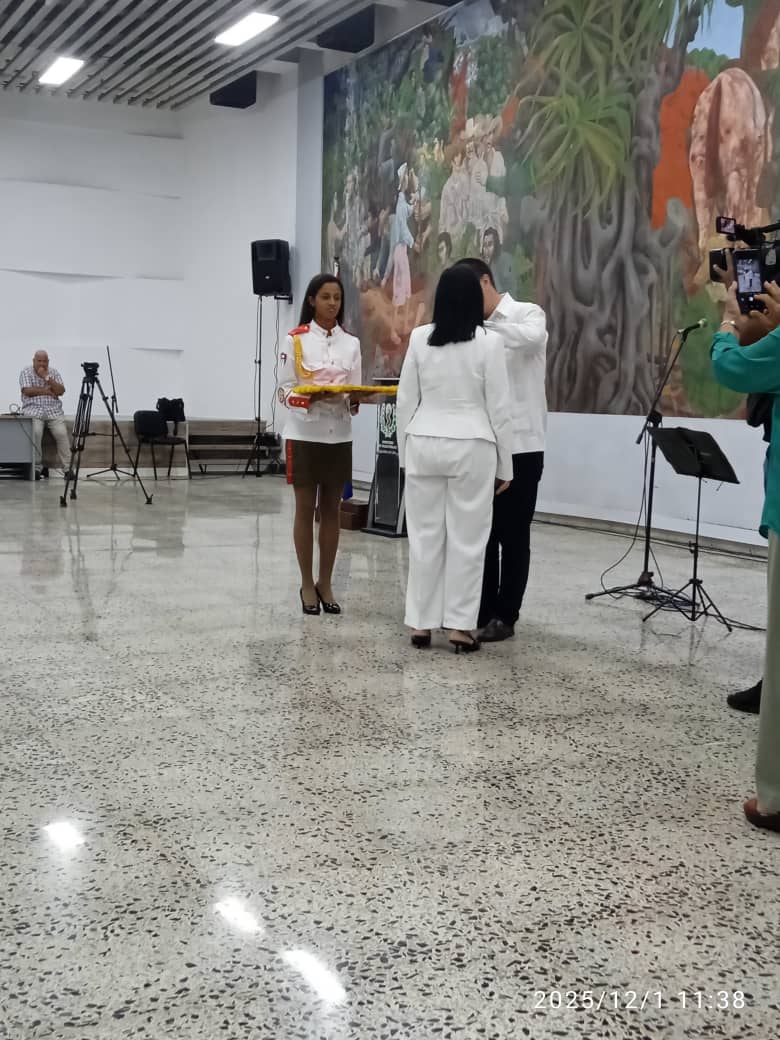 Condecoran a profesionales villaclareños de la salud en vísperas del Día de la Medicina Latinoamericana