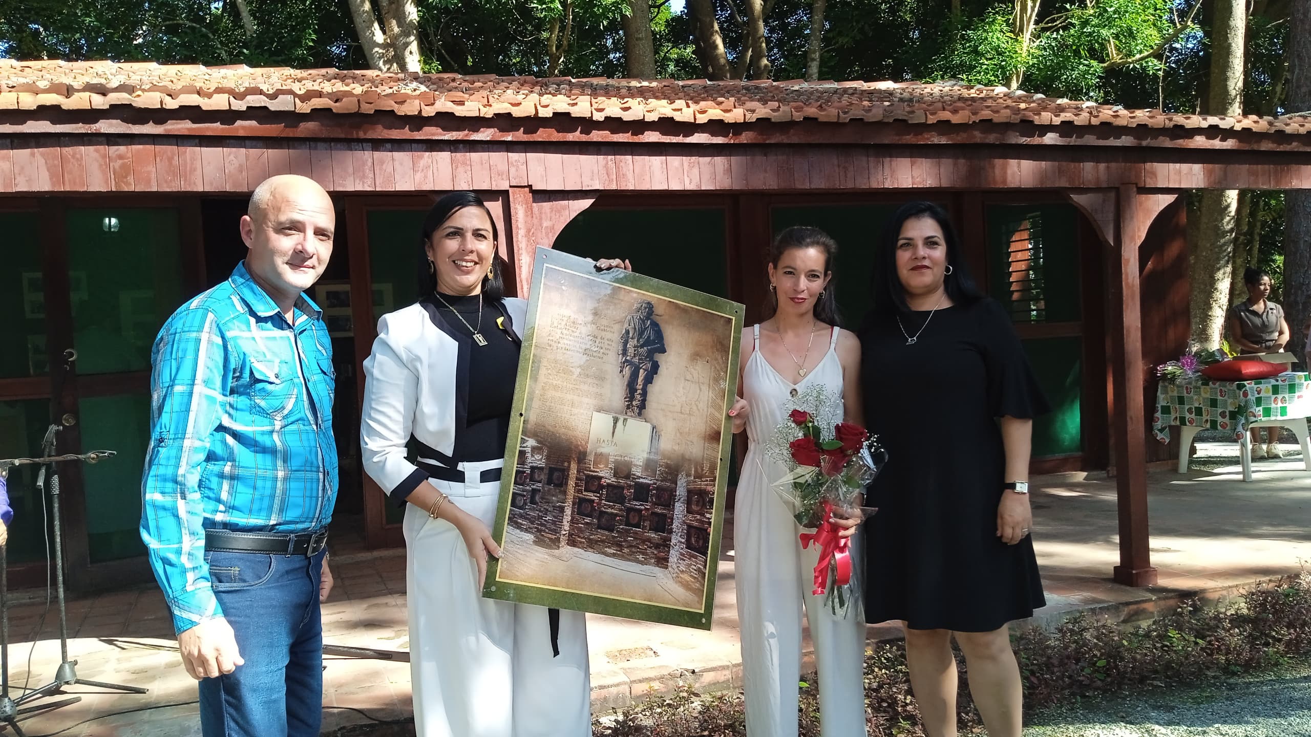 Reconocen a profesionales e instituciones de la salud en Villa Clara en Día de la Medicina