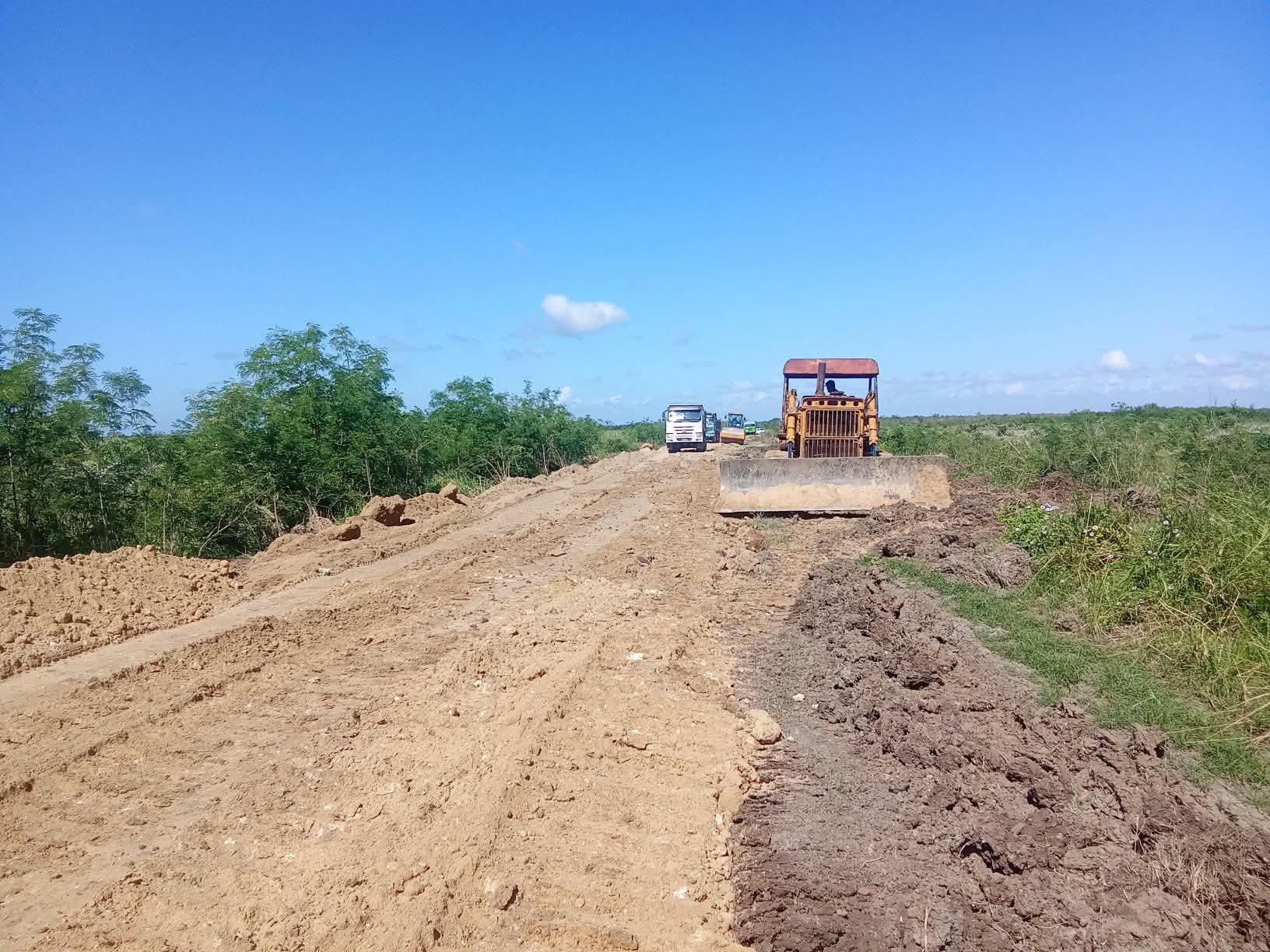 Constructores encrucijadenses mantienen labores de recuperación en el oriente cubano