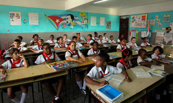 Resaltan impacto de educación cubana en el mundo