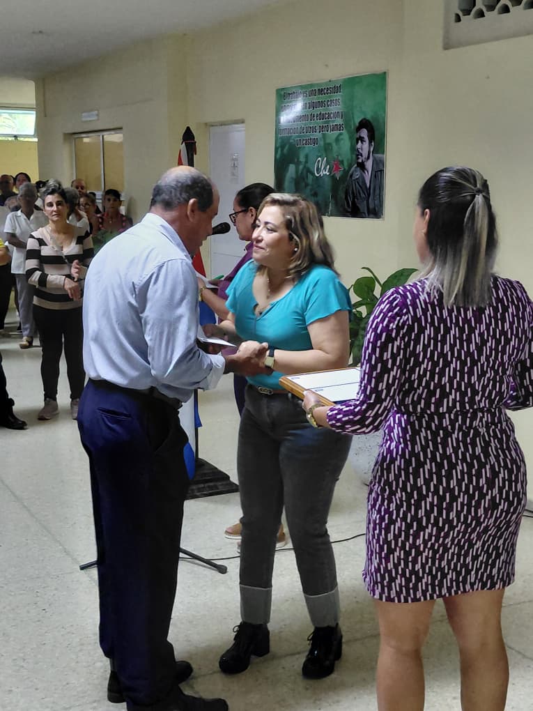 Villa Clara: Reconocen a empresas que apoyaron reparación de Hospital Psiquiátrico Provincial