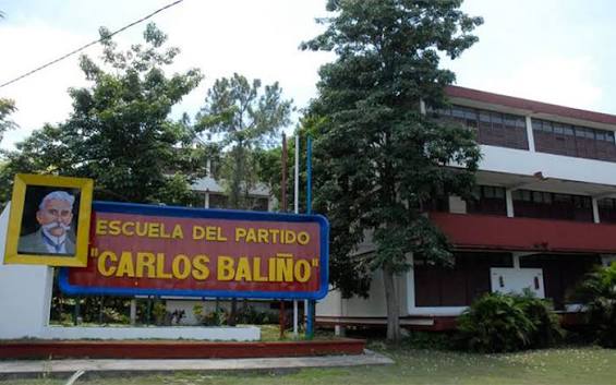 Egresa nueva generación de dirigentes en la escuela de Partido de Villa Clara