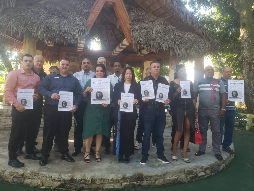 Reconocen a entidades destacadas y de referencia provincial del Mintur en Villa Clara