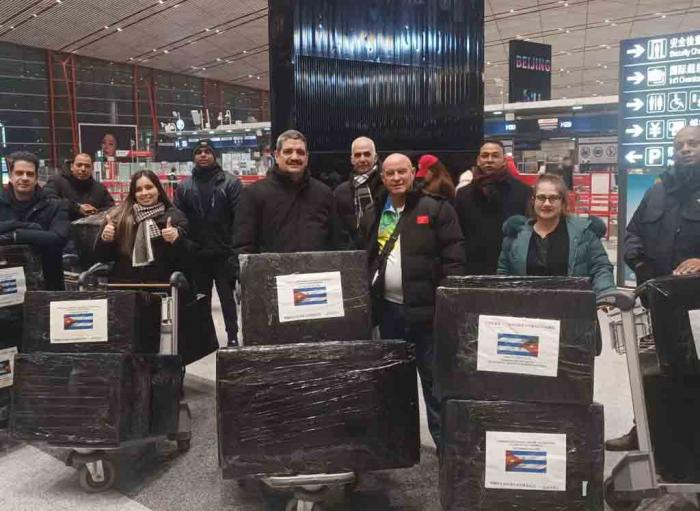 Cubanos en China envían donativo a la isla