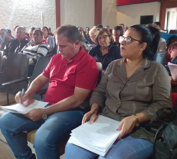 Asiste gobernadora villaclareña a la Asamblea Municipal del Poder Popular en Santo Domingo