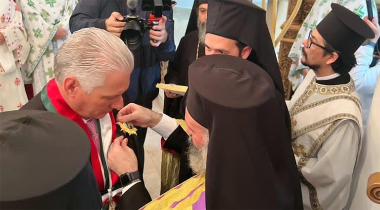 Recibe Díaz-Canel Orden del Patriarca Ecuménico Bartolomeo como reconocimiento al apoyo cubano a la Iglesia ortodoxa griega