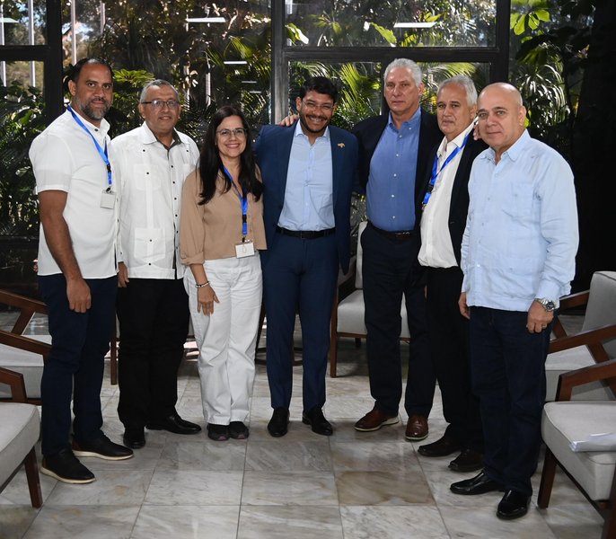 Dialogó Díaz-Canel con delegados a la VI Conferencia Internacional “Por el Equilibrio del Mundo”
