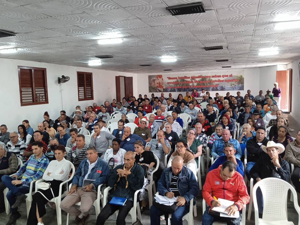 Campesinos de Ranchuelo en debate abierto sobre producción de alimentos