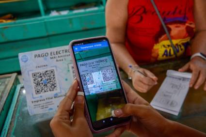 Transfermóvil con aumento en operaciones de comercio electrónico