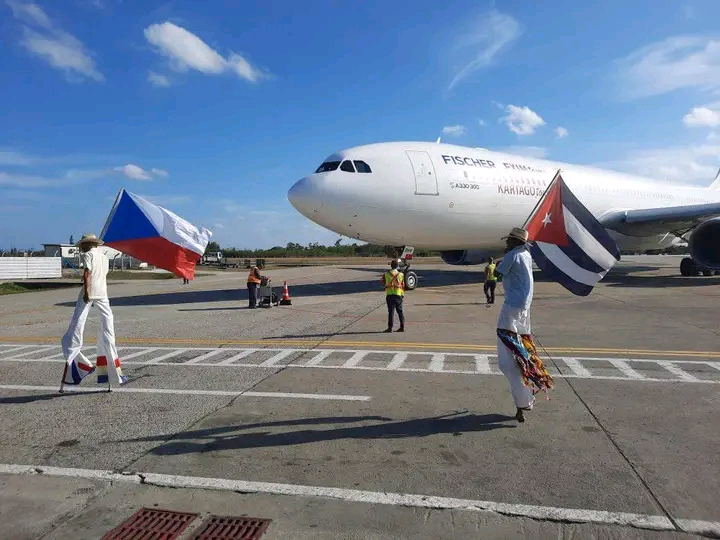 Inauguran temporada 2025 de vuelos Praga-Santa Clara 