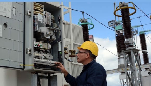 Unión Eléctrica pronostica déficit de 1545 MW para el horario pico nocturno de este lunes