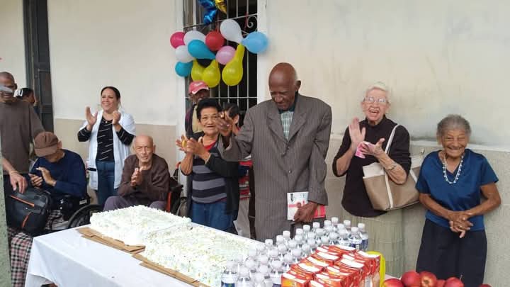 Hogar de Ancianos # 1 en el centenario de su fundación 