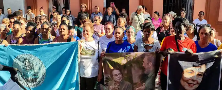 Homenaje a las villaclareñas por el 8 de marzo 