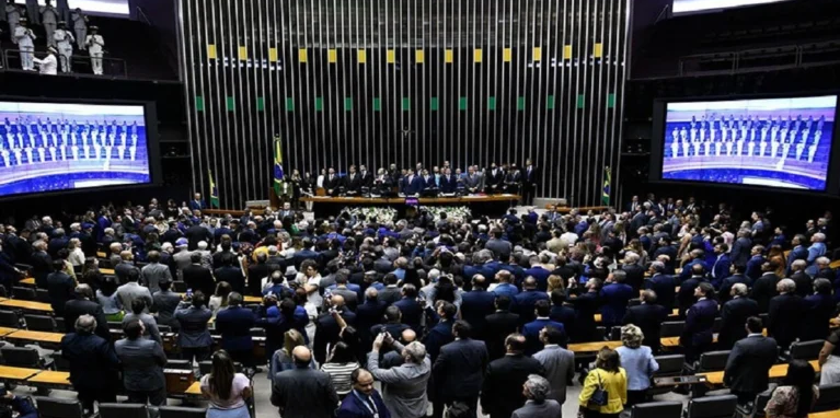 Brasil: Congreso rechaza aranceles de EE.UU. y defiende intereses nacionales
