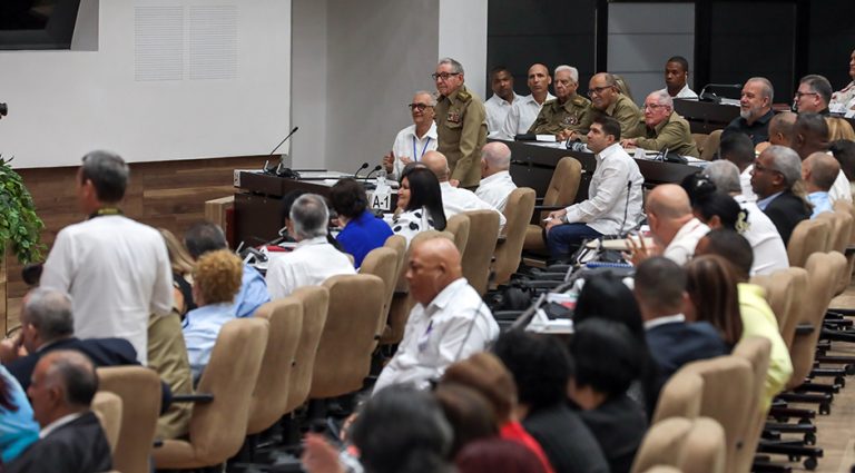 Asamblea Nacional aprueba reforma constitucional que elimina límite de 60 años para ser elegido presidente de la República