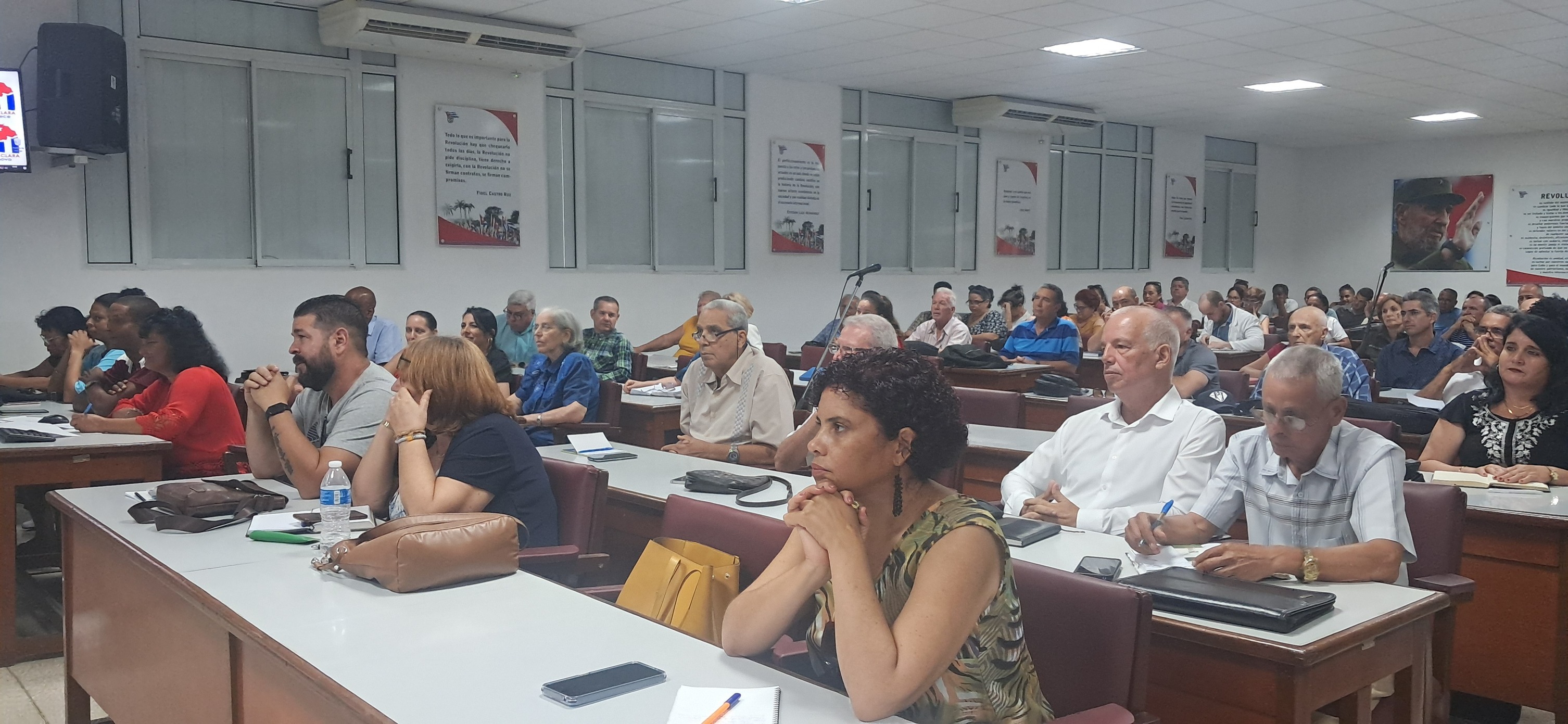 A debate en Villa Clara proyecto de ley de ciencia, tecnología e innovación de Cuba