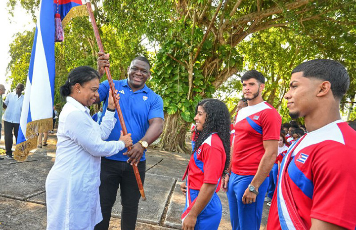 Abanderan a delegación cubana a Juegos Panamericanos Junior