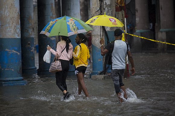 Iniciando junio: lluvia y polvo