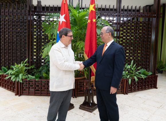 Presidente de Cuba recibe a representante especial del Gobierno chino