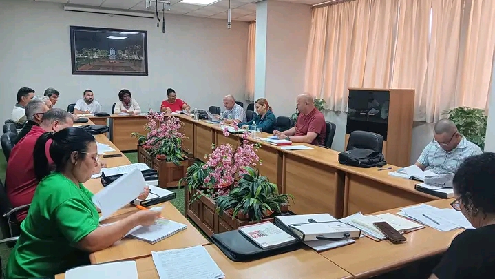 Debate profundo sobre la zafra en Buró Provincial del Partido 