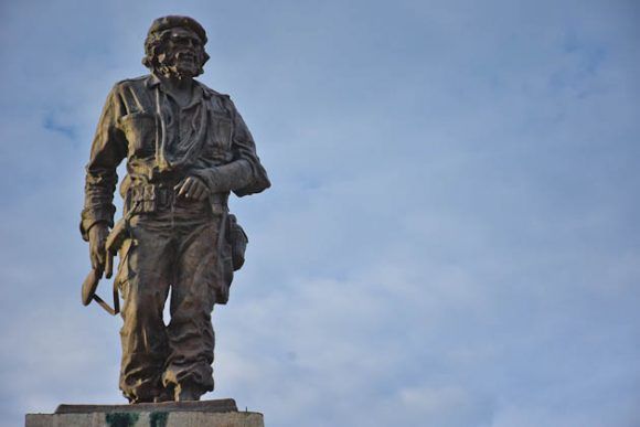 Plaza de la Revolución santaclareña se vestirá de compromisos en homenaje a Maceo y Che 