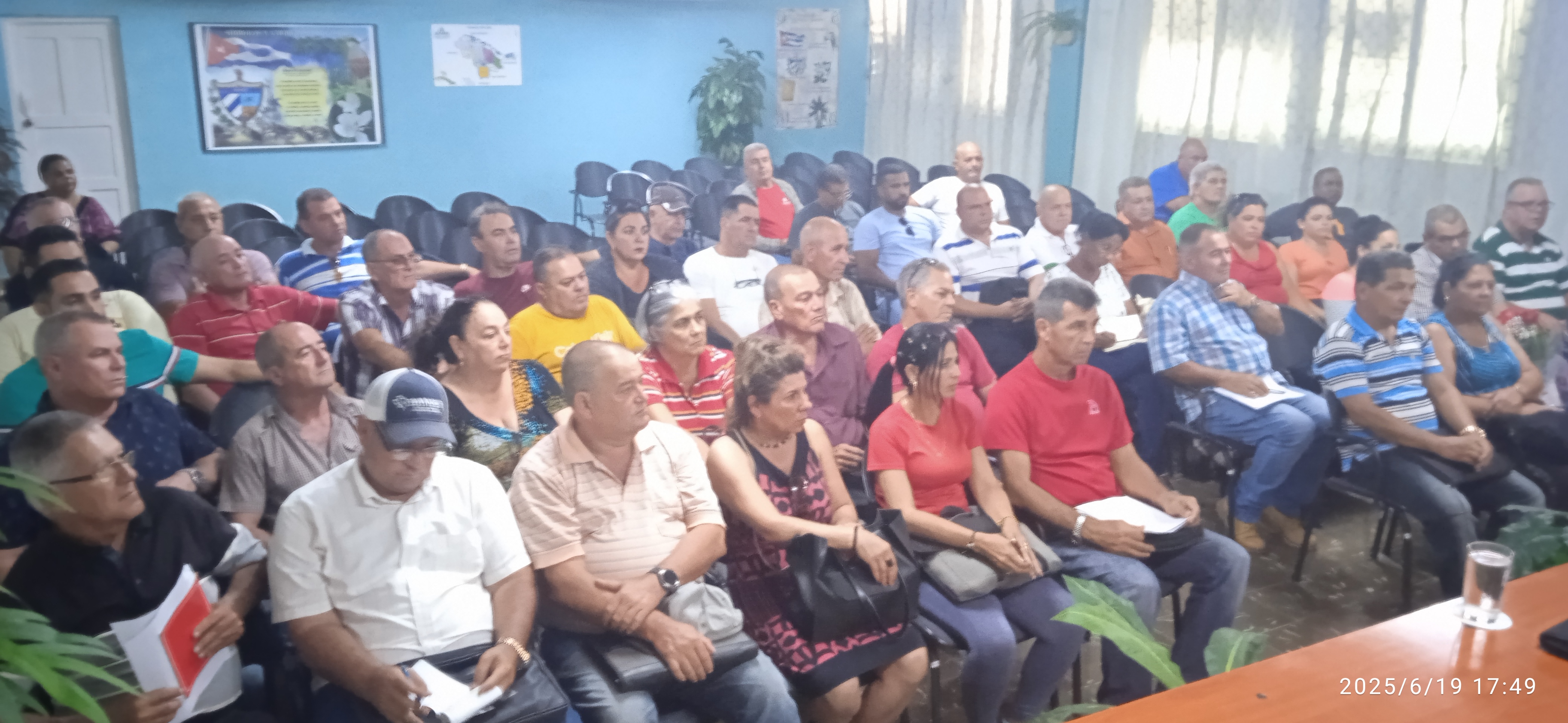 Nueva secretaria del partido intercambia con directivos de Azcuba y agricultura en Villa Clara